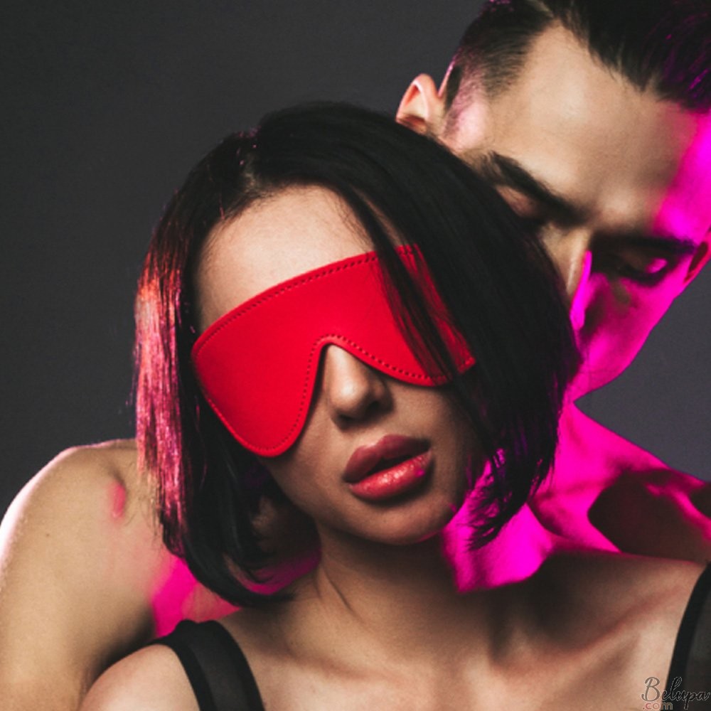 Elastic Eye Mask SHY Velvet Lined in Red